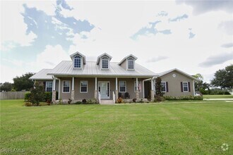 Building Photo - 16680 Oak Grove Ct