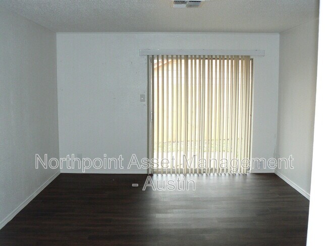 Foto del edificio - 805 Sussex Dr