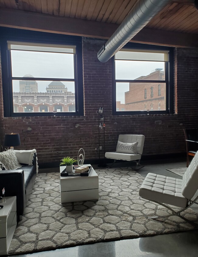 Living room - 1114 Lucas Ave