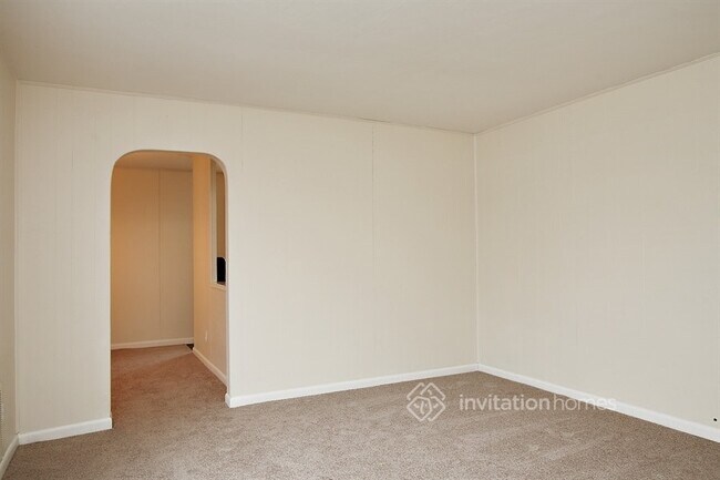 Building Photo - 1240 E 95th Ave
