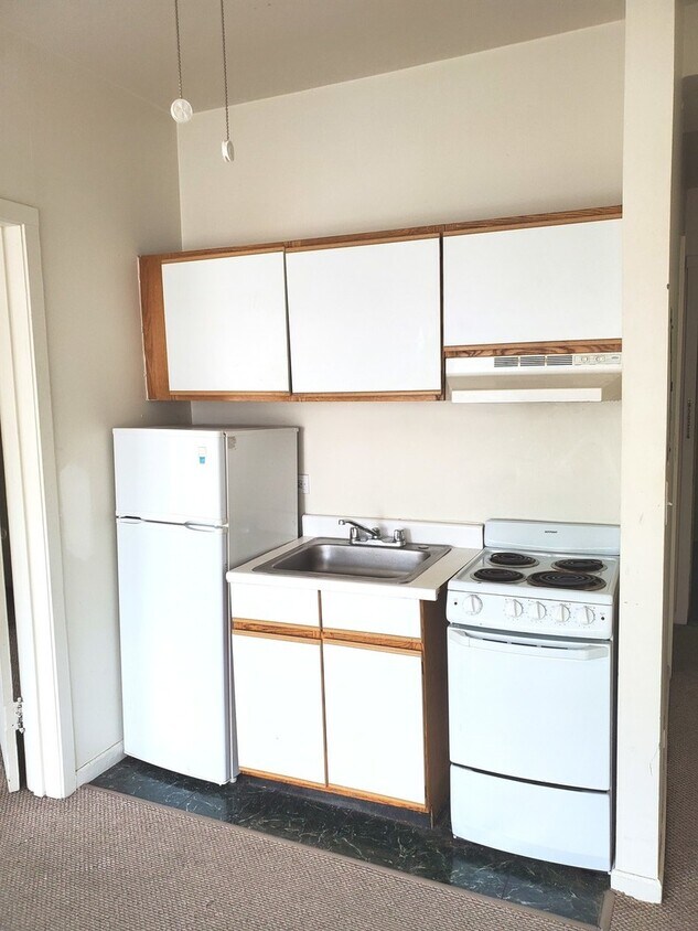 Foto principal - 3963 W Irving Park Rd