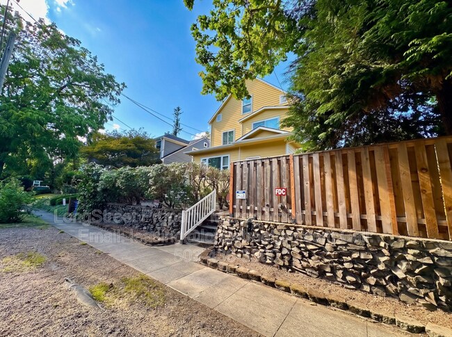 Photo - 2625 NE Clackamas Street Apartment