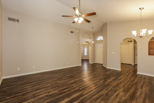 Building Photo - 1209 E Villa Rita Dr