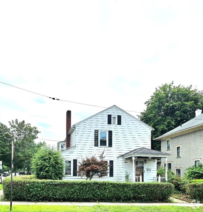 Building Photo - 910 Broad St