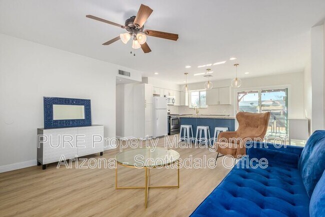 Building Photo - 333 E Cullumber Ave