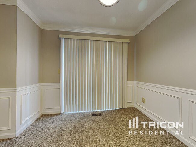 Foto del edificio - 4684 Woodglen Ct