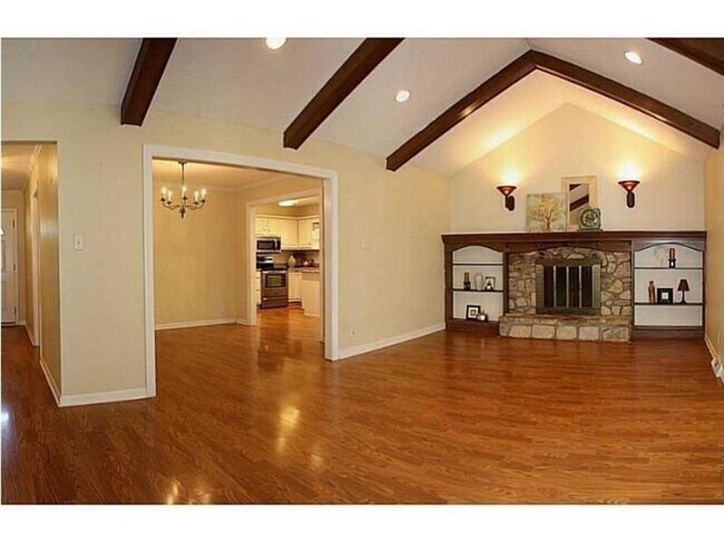 Foto del edificio - 3424 E 98th St