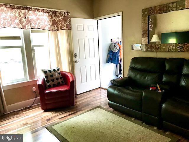 Foto del edificio - 12 E Park Ave