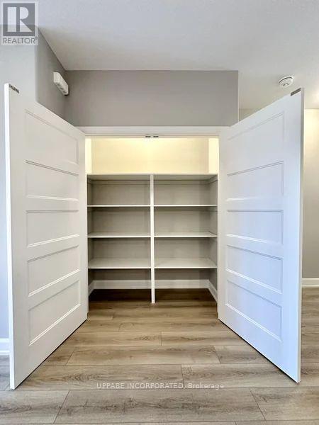 Building Photo - 900 Chablis Cres