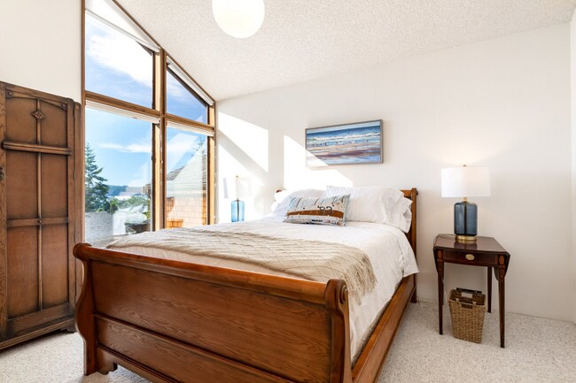 Foto del edificio - 2180 Cove Dr