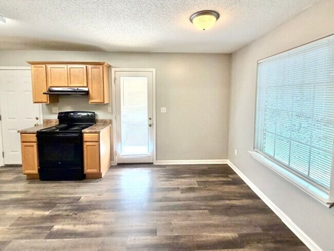 Foto del edificio - 1039 Crayton Ridge Dr