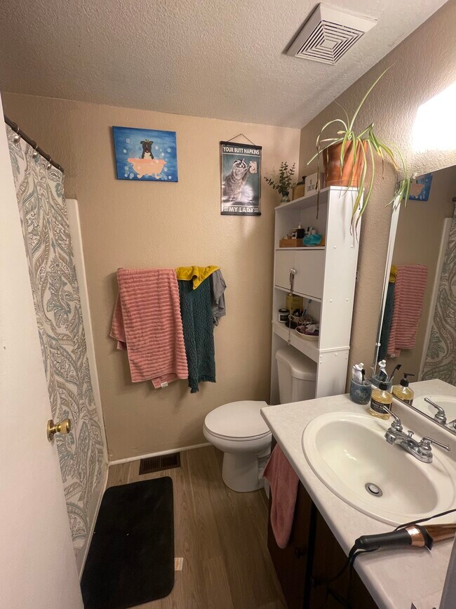 Building Photo - 10076 Atwood St