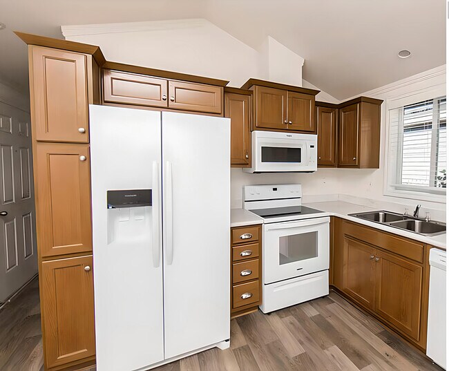 Foto del edificio - 8531 Kittyhawk Ave