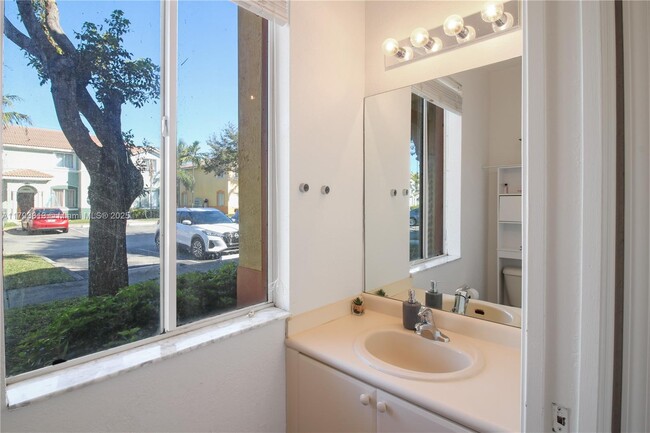 Foto del edificio - 1438 SE 24th Ct