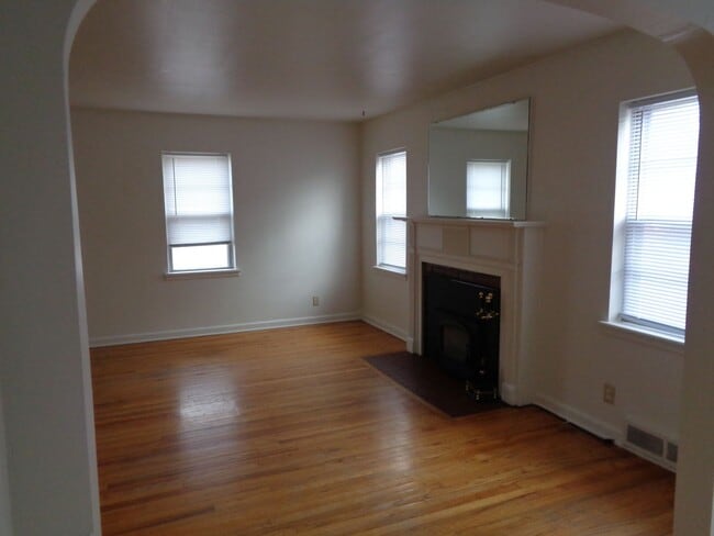 Building Photo - 2925 S 40th St.