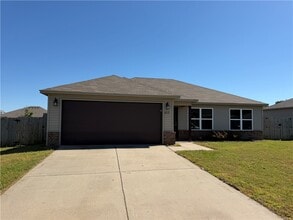 Building Photo - 817 NW 67th Ave