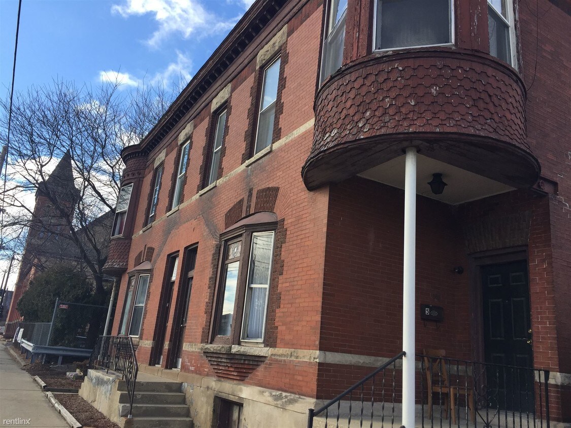 Primary Photo - 116 Center St