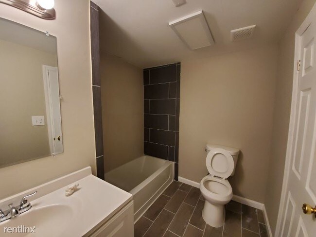 Building Photo - 3 br, 3 bath House - 748 Hilltop Ave