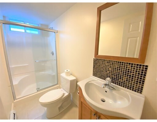 Building Photo - 17 Cutler St