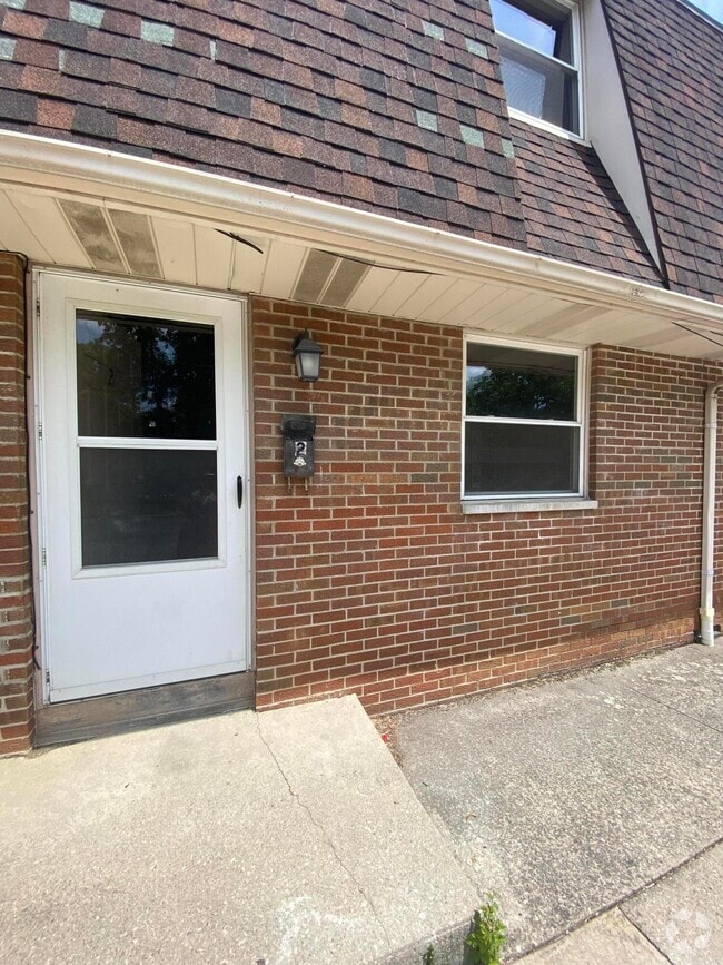 Building Photo - 53 Neil St