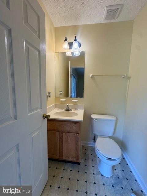 Foto del edificio - 16100 Edenwood Dr