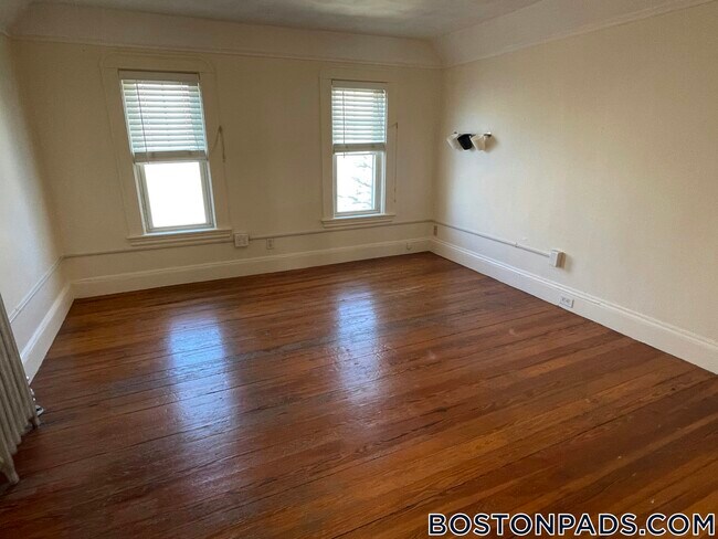 Foto del edificio - 81 Electric Ave