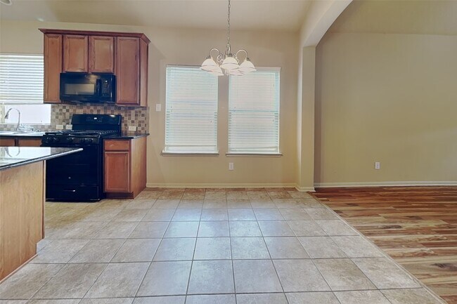 Foto del edificio - 1411 Cameron Park Ln