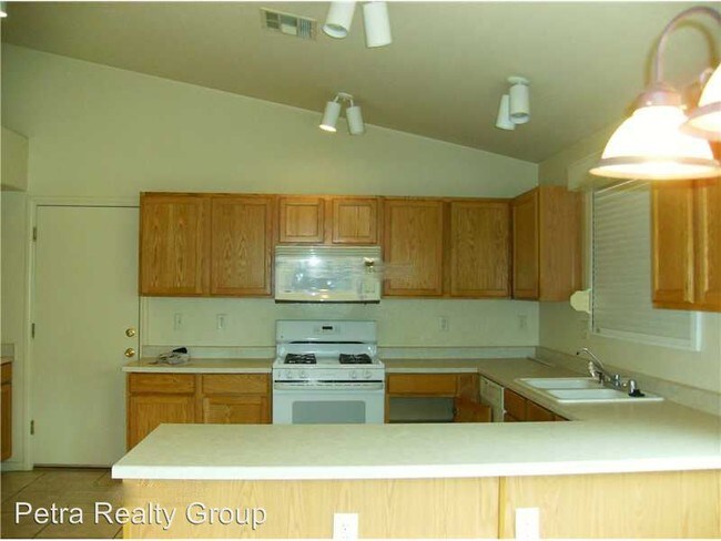 Building Photo - 3445 Blue Ash Ln