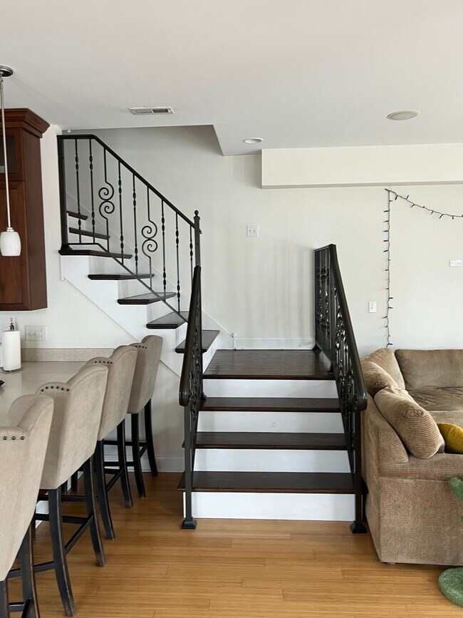 Hardwood floors and stairs throughout - 507 N Oakley Blvd