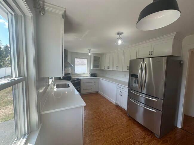 Building Photo - 411 Cutts Ave