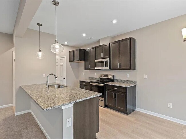 Building Photo - Trendy Newer-Build 3BR Craftsman with Loft, Patio & Attached Garage in Cincinnati