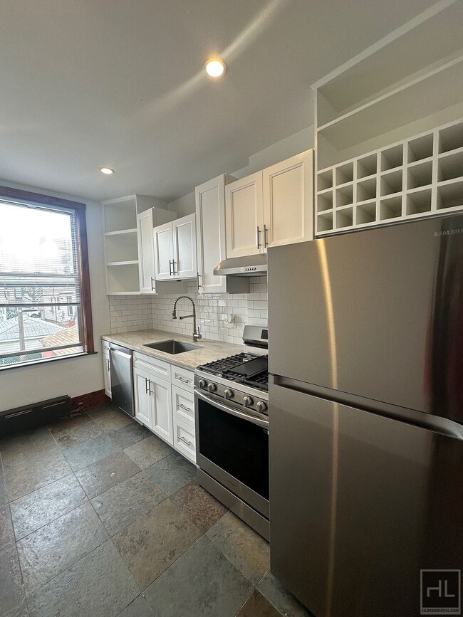 Building Photo - 80 80th St