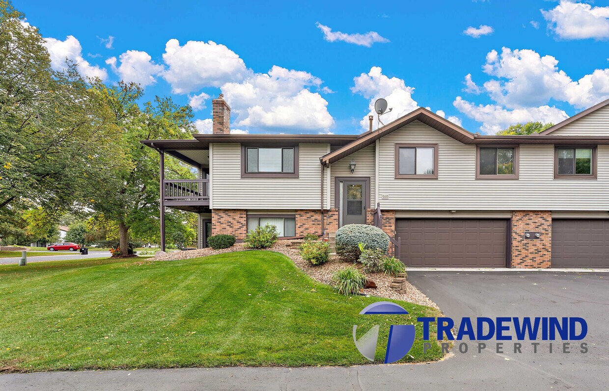 560 Donegal Cir, Shoreview, MN 55126 Townhome Rentals in Shoreview MN