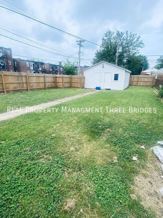Foto del edificio - 5533 Grace Ave