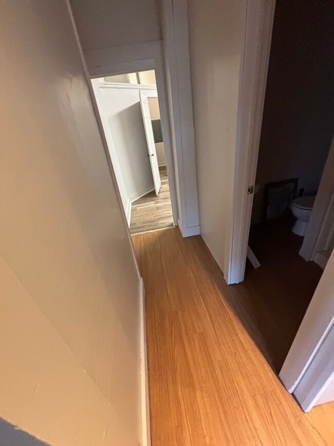 Building Photo - 13 Church St