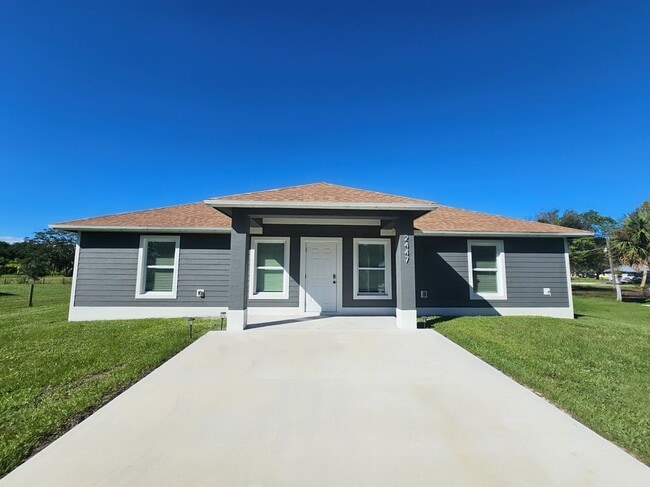 Building Photo - 2447 NW 5th St
