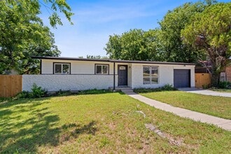 Building Photo - 711 Santa Rosa Dr