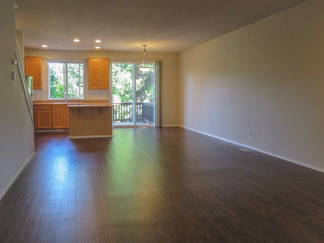Building Photo - !!!! West Linn Townhome Available Soon 3 B...