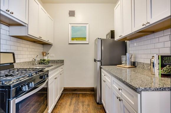 Building Photo - 0 bedroom in Chicago IL 60615