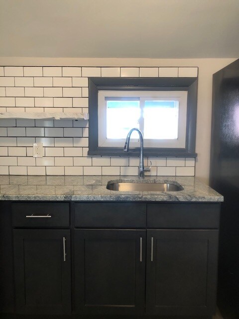 Kitchen - 1004 Grand Ave