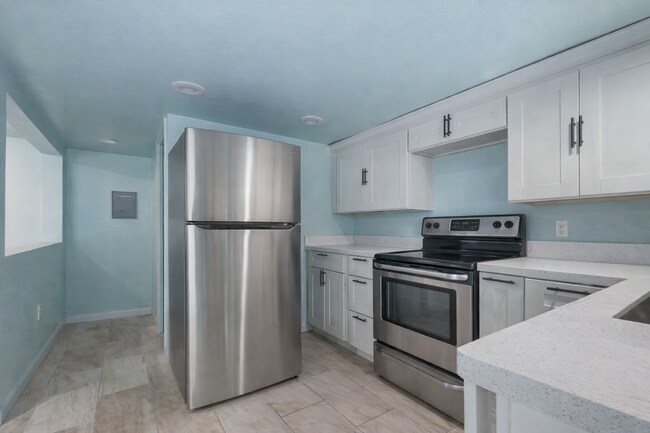 Foto del edificio - 244 McKee Rd