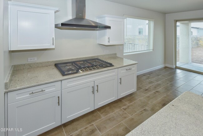 Foto del edificio - 705 Paseo De La Reina St