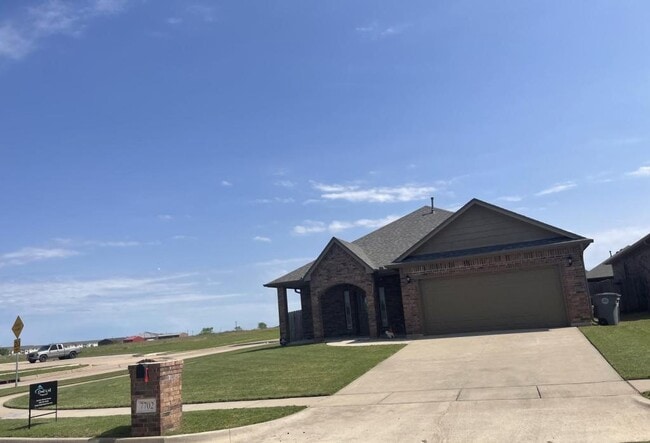 Building Photo - 7702 SW Franks Ct