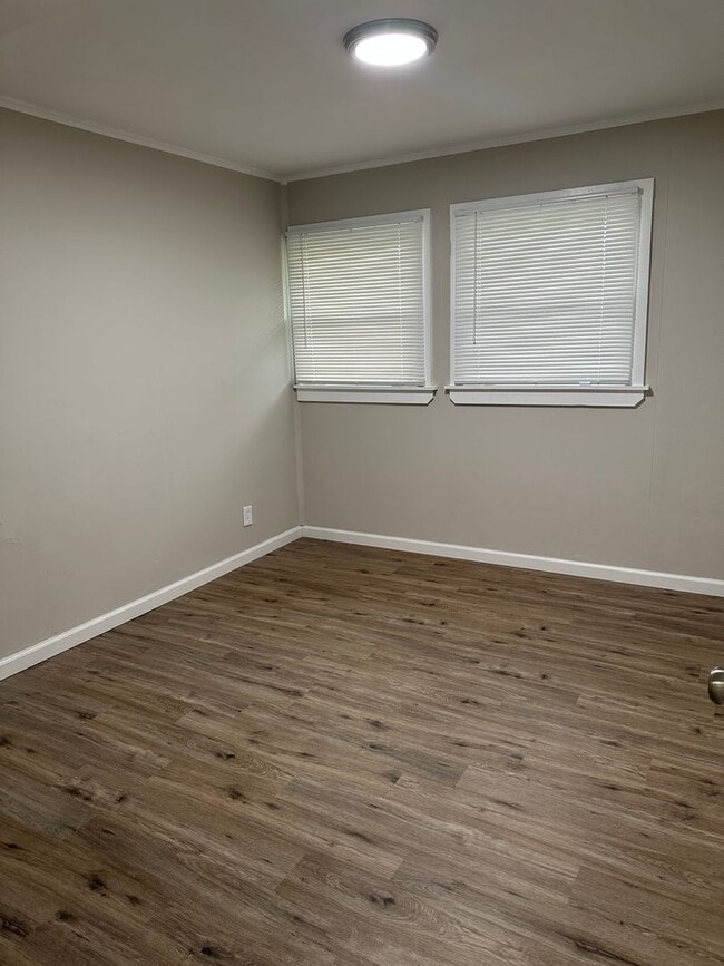 Building Photo - 6265 Tyndall Dr