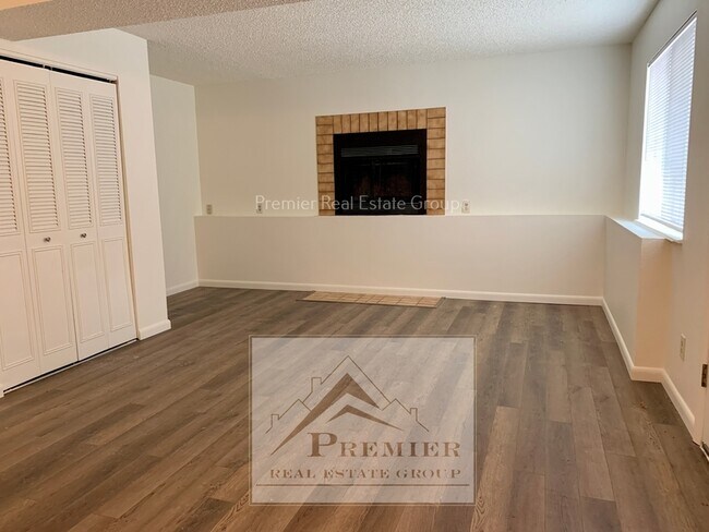 Foto del edificio - 1025 Western Dr