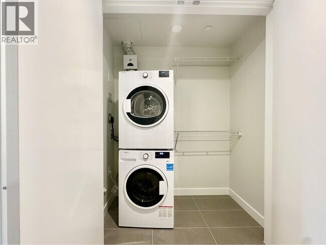 Photo du bâtiment - 485 W 63rd Ave