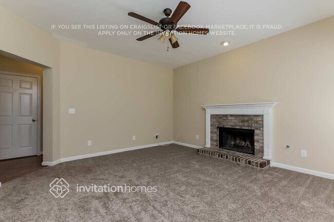Foto del edificio - 7102 Big Woods Dr