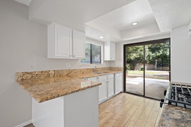 Foto del edificio - Fantastic 3-Bedroom Home in Prime Brea Loc...