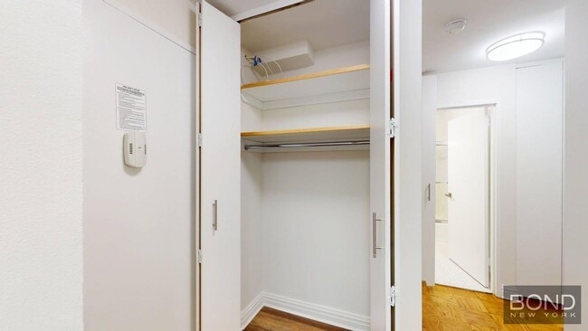 Foto del edificio - 400 E 71st St