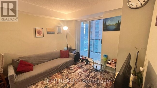 Building Photo - 26 Olive Ave